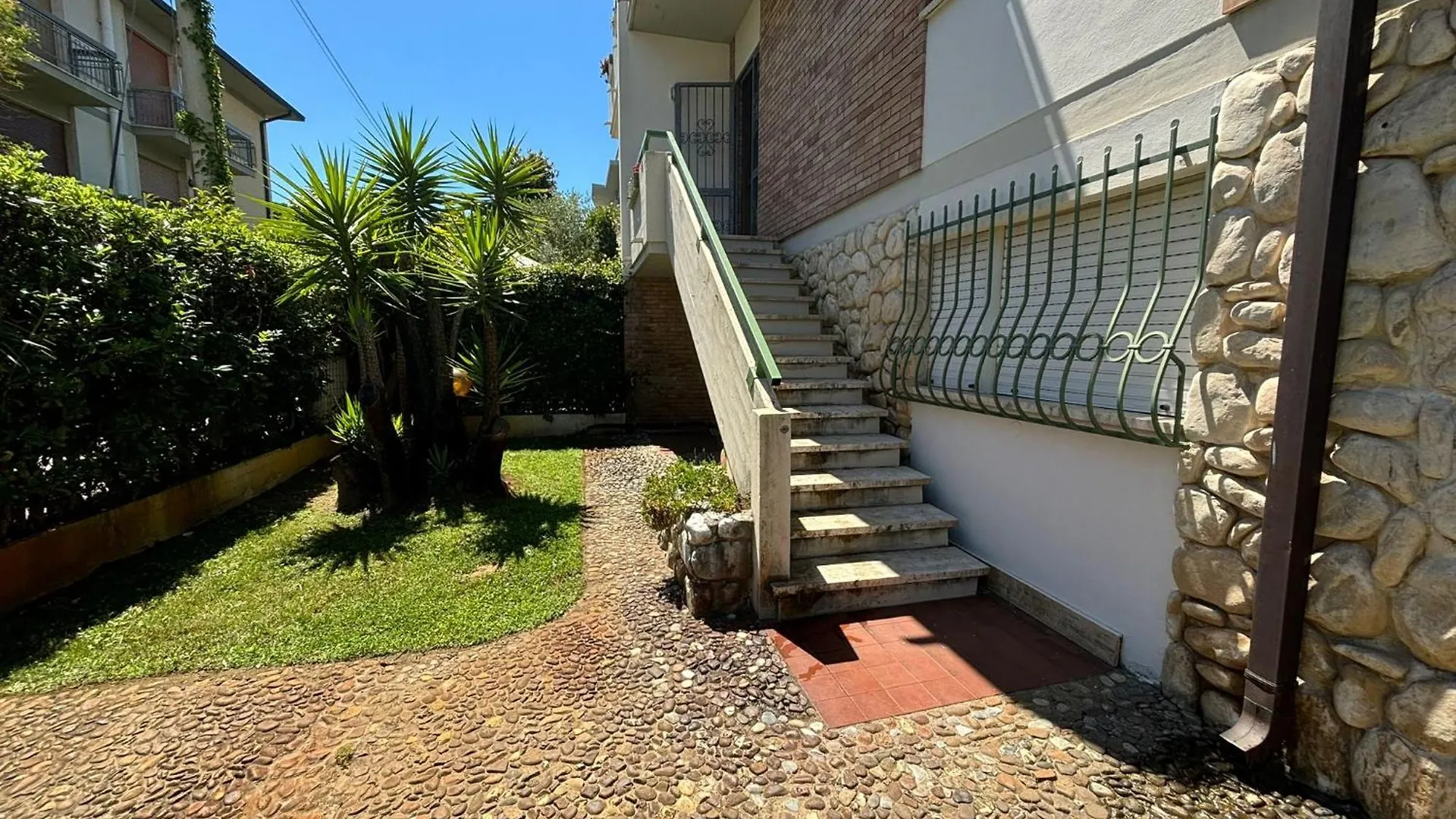 300 Mt From The Sea - Free Parking - Wi-Fi Ac & Prime Video Villa Lido di Camaiore Italy