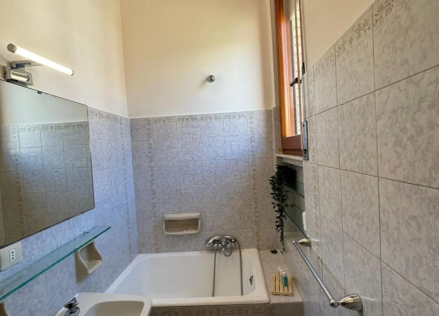300 Mt From The Sea - Free Parking - Wi-Fi Ac & Prime Video Villa Lido di Camaiore Italy