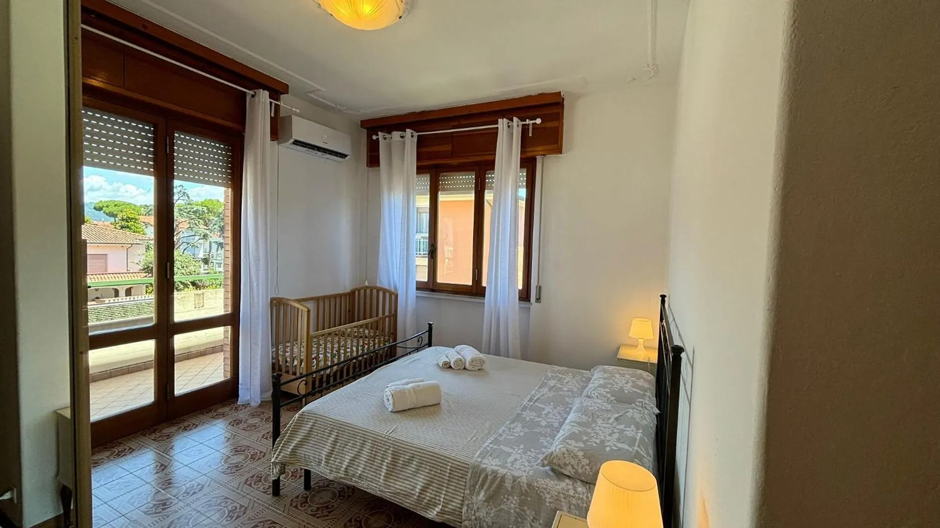 300 Mt From The Sea - Free Parking - Wi-Fi Ac & Prime Video Villa Lido di Camaiore